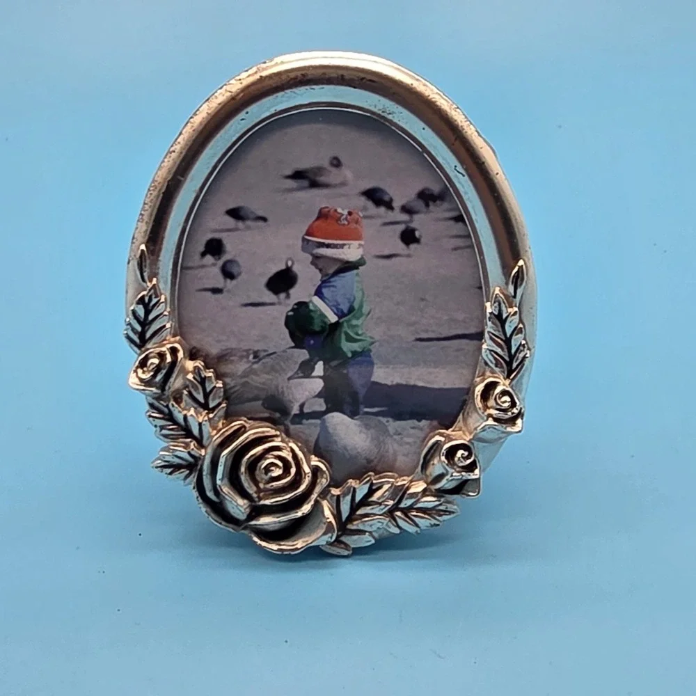 Vintage Silver Tone Oval Picture Frame 3